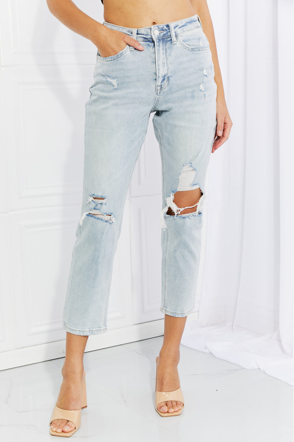 Stand Out Full Size Distressed Cropped Jeans