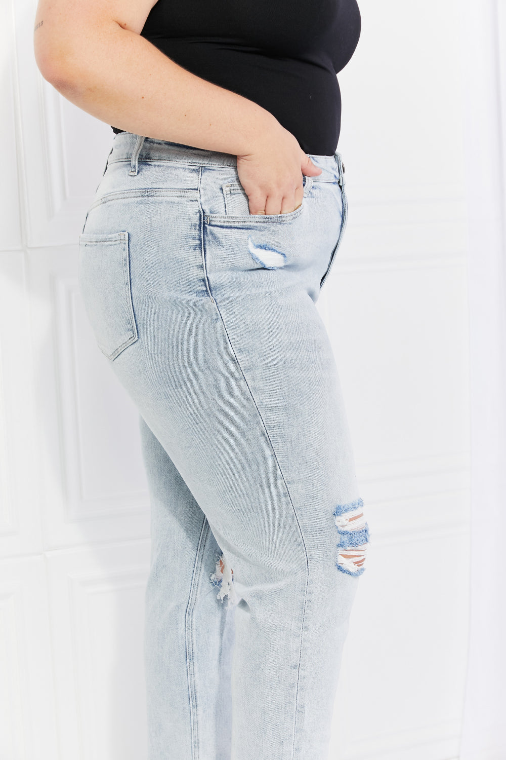 Stand Out Full Size Distressed Cropped Jeans